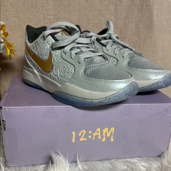 Limited Edition Ja Morant Nike Gray & Gold Christmas Sneakers Youth 6.5, Women 8 - Picture 1 of 7